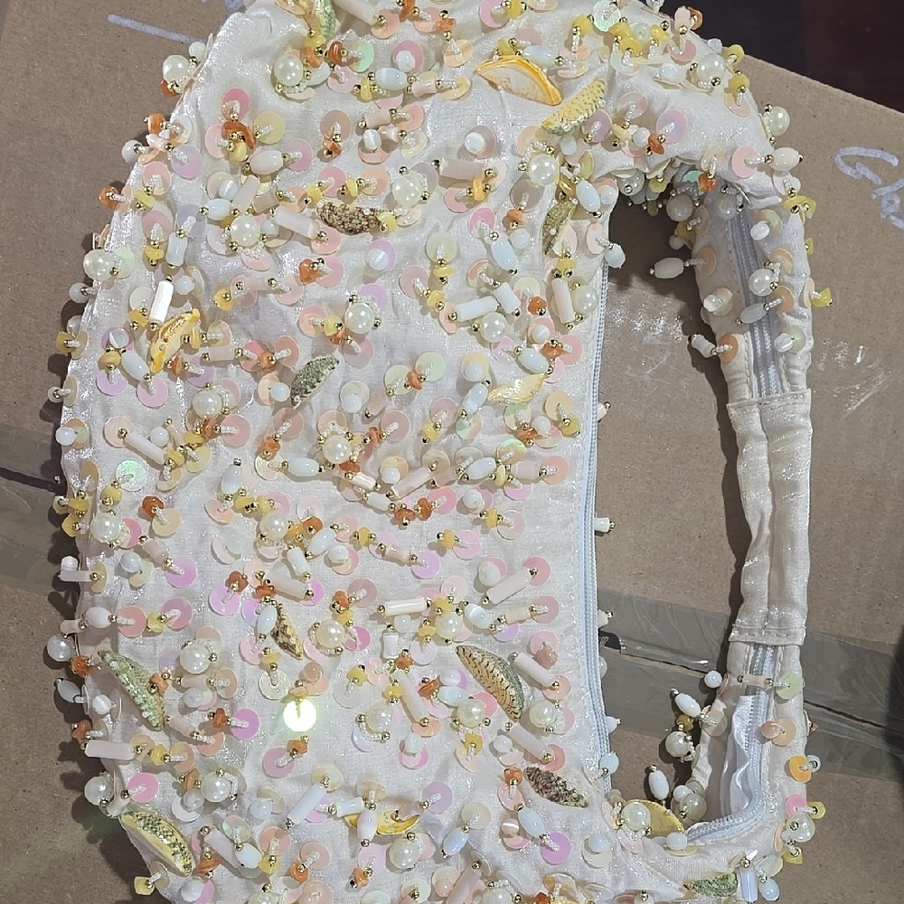 Chic Beaded Handbag with Pastel Accents